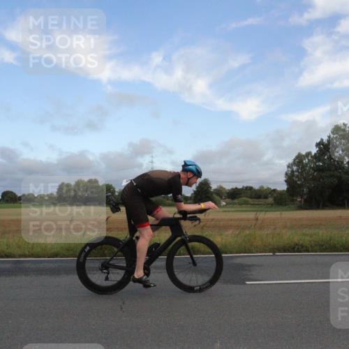 25.08.2024 - Elbe Triathlon Hamburg Fuchs,  Jonas http://msf.ph/oto/6828496 25.08.2024 08:42:59 Radfahren 61, 52, 84 meine-sportfotos.de