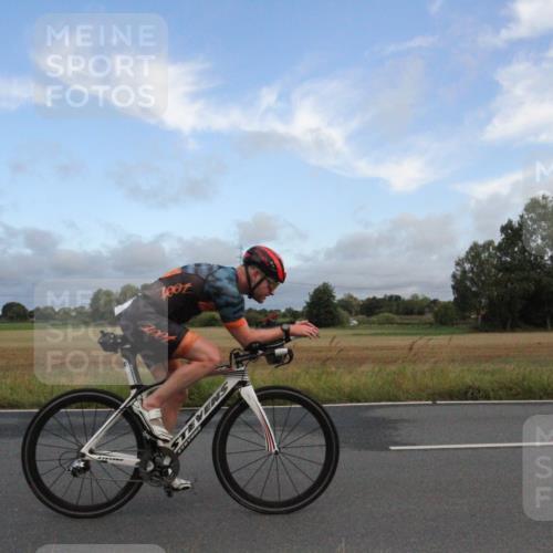 25.08.2024 - Elbe Triathlon Hamburg Fuchs,  Jonas http://msf.ph/oto/6828518 25.08.2024 08:43:17 Radfahren 35, 94, 64, 86, 33, 58 meine-sportfotos.de
