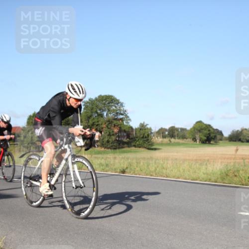25.08.2024 - Elbe Triathlon Hamburg Fuchs,  Jonas http://msf.ph/oto/6828519 25.08.2024 09:31:28 Radfahren 277, 125, 351, 223, 242 meine-sportfotos.de