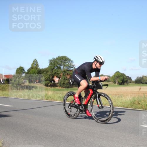 25.08.2024 - Elbe Triathlon Hamburg Fuchs,  Jonas http://msf.ph/oto/6828522 25.08.2024 09:31:28 Radfahren 277, 125, 351, 223, 242 meine-sportfotos.de