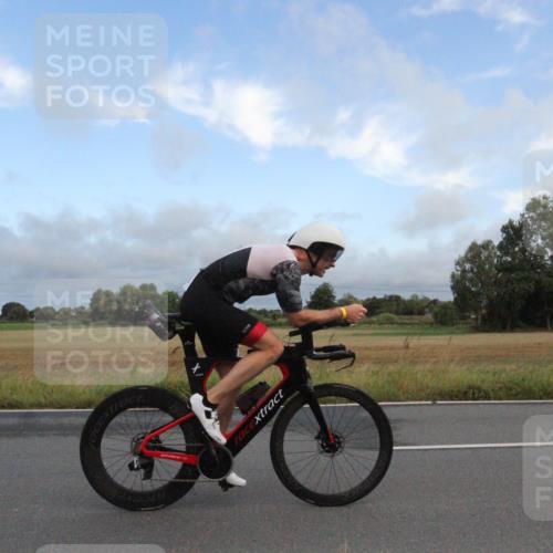 25.08.2024 - Elbe Triathlon Hamburg Fuchs,  Jonas http://msf.ph/oto/6828551 25.08.2024 08:44:34 Radfahren 46, 55, 54 meine-sportfotos.de