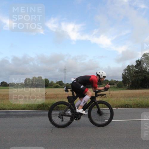 25.08.2024 - Elbe Triathlon Hamburg Fuchs,  Jonas http://msf.ph/oto/6828557 25.08.2024 08:44:46 Radfahren 87, 70, 43 meine-sportfotos.de