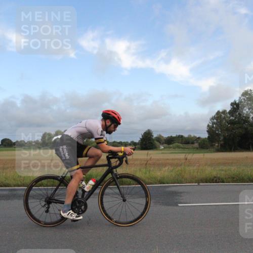 25.08.2024 - Elbe Triathlon Hamburg Fuchs,  Jonas http://msf.ph/oto/6828562 25.08.2024 08:44:48 Radfahren 87, 70, 43 meine-sportfotos.de