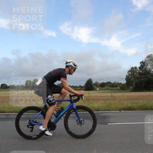 25.08.2024 - Elbe Triathlon Hamburg Fuchs,  Jonas http://msf.ph/oto/6828573 25.08.2024 08:45:23 Radfahren 90, 88 meine-sportfotos.de
