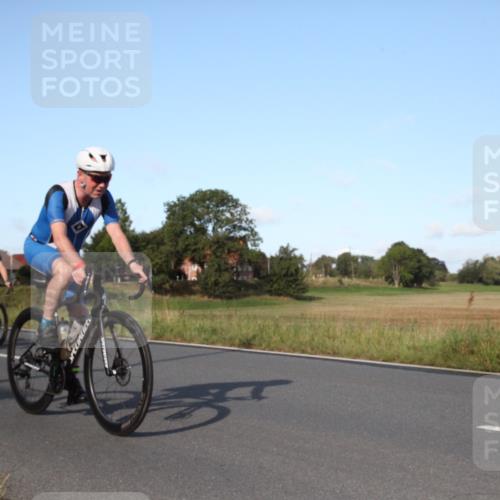 25.08.2024 - Elbe Triathlon Hamburg Fuchs,  Jonas http://msf.ph/oto/6828579 25.08.2024 09:31:56 Radfahren 147, 133, 469, 175, 321, 356, 139, 396, 229, 423 meine-sportfotos.de