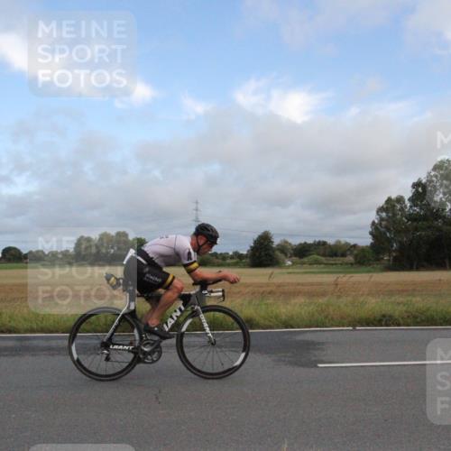 25.08.2024 - Elbe Triathlon Hamburg Fuchs,  Jonas http://msf.ph/oto/6828587 25.08.2024 08:46:28 Radfahren 59, 72, 63 meine-sportfotos.de
