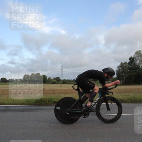 25.08.2024 - Elbe Triathlon Hamburg Fuchs,  Jonas http://msf.ph/oto/6828598 25.08.2024 08:47:34 Radfahren 47, 66 meine-sportfotos.de
