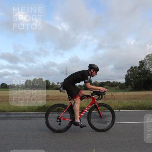 25.08.2024 - Elbe Triathlon Hamburg Fuchs,  Jonas http://msf.ph/oto/6828627 25.08.2024 08:49:20 Radfahren 53 meine-sportfotos.de