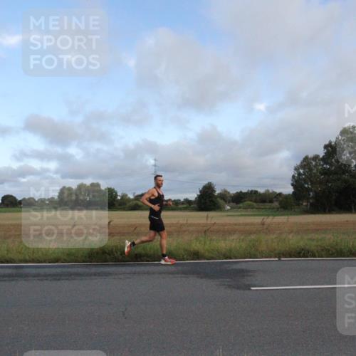 25.08.2024 - Elbe Triathlon Hamburg Fuchs,  Jonas http://msf.ph/oto/6828631 25.08.2024 08:49:39 Radfahren  meine-sportfotos.de