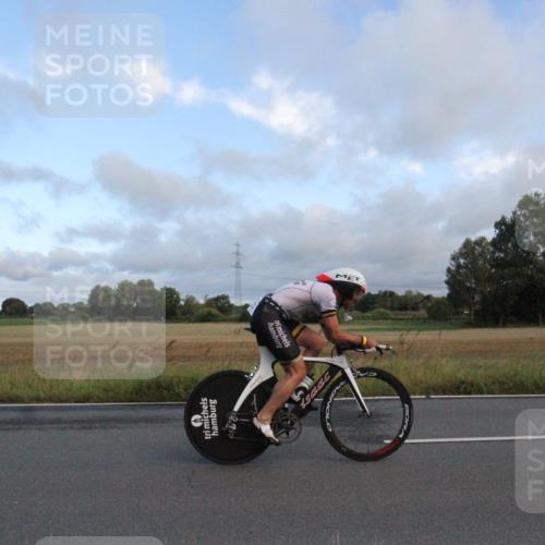 25.08.2024 - Elbe Triathlon Hamburg Fuchs,  Jonas http://msf.ph/oto/6828634 25.08.2024 08:50:05 Radfahren 73 meine-sportfotos.de