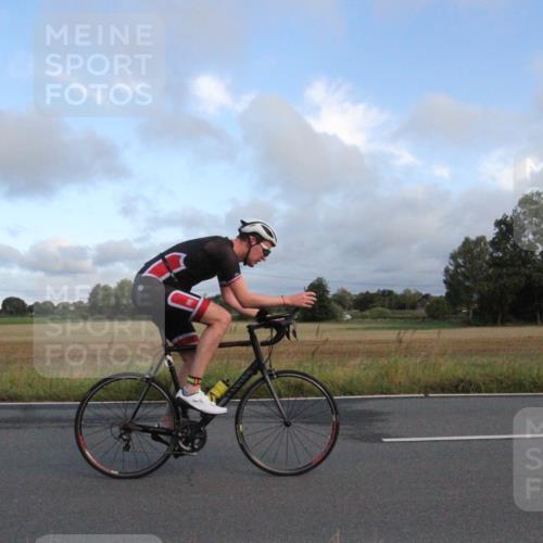 25.08.2024 - Elbe Triathlon Hamburg Fuchs,  Jonas http://msf.ph/oto/6828651 25.08.2024 08:50:55 Radfahren 68, 62, 164 meine-sportfotos.de