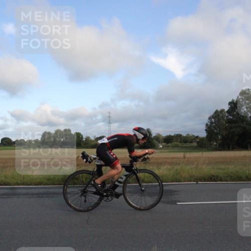25.08.2024 - Elbe Triathlon Hamburg Fuchs,  Jonas http://msf.ph/oto/6828665 25.08.2024 08:51:41 Radfahren 180, 187 meine-sportfotos.de