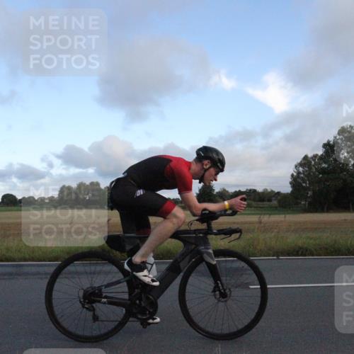 25.08.2024 - Elbe Triathlon Hamburg Fuchs,  Jonas http://msf.ph/oto/6828674 25.08.2024 08:52:44 Radfahren 71, 176, 79 meine-sportfotos.de