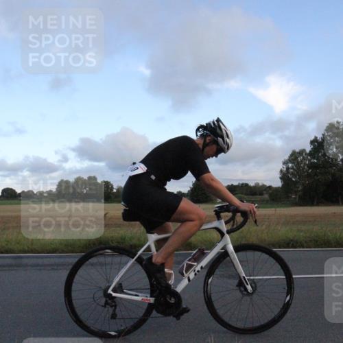 25.08.2024 - Elbe Triathlon Hamburg Fuchs,  Jonas http://msf.ph/oto/6828687 25.08.2024 08:53:05 Radfahren 110, 153, 117 meine-sportfotos.de
