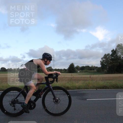 25.08.2024 - Elbe Triathlon Hamburg Fuchs,  Jonas http://msf.ph/oto/6828694 25.08.2024 08:53:08 Radfahren 110, 153, 117, 139, 38 meine-sportfotos.de