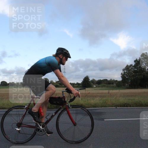 25.08.2024 - Elbe Triathlon Hamburg Fuchs,  Jonas http://msf.ph/oto/6828711 25.08.2024 08:53:19 Radfahren 38, 37, 172, 167 meine-sportfotos.de