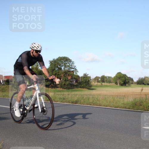 25.08.2024 - Elbe Triathlon Hamburg Fuchs,  Jonas http://msf.ph/oto/6828737 25.08.2024 09:33:46 Radfahren 316, 326, 156, 126, 228, 352, 1851, 234 meine-sportfotos.de