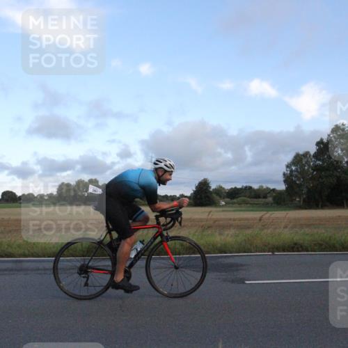 25.08.2024 - Elbe Triathlon Hamburg Fuchs,  Jonas http://msf.ph/oto/6828773 25.08.2024 08:54:16 Radfahren 186, 142, 166 meine-sportfotos.de