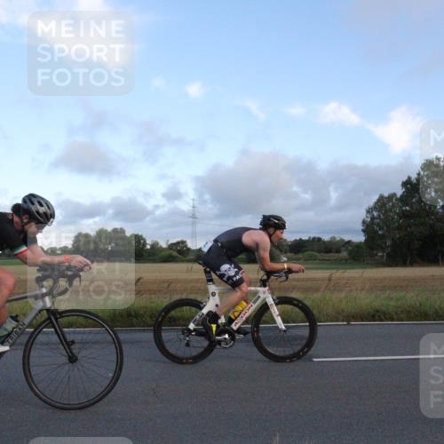 25.08.2024 - Elbe Triathlon Hamburg Fuchs,  Jonas http://msf.ph/oto/6828775 25.08.2024 08:54:26 Radfahren 92, 182, 81, 89 meine-sportfotos.de