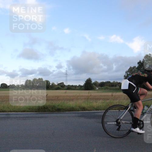 25.08.2024 - Elbe Triathlon Hamburg Fuchs,  Jonas http://msf.ph/oto/6828780 25.08.2024 08:54:27 Radfahren 92, 182, 81, 89 meine-sportfotos.de