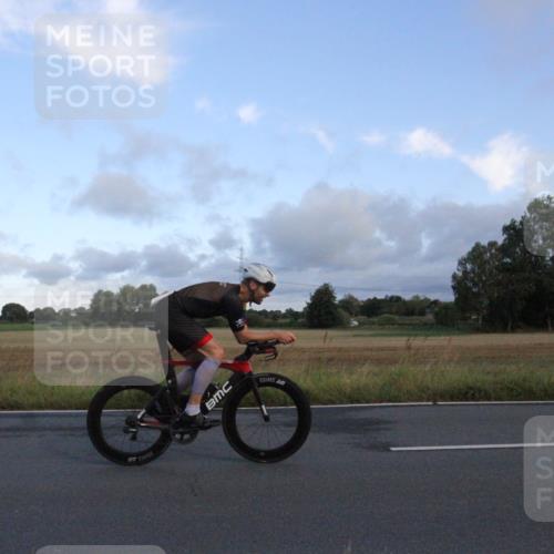 25.08.2024 - Elbe Triathlon Hamburg Fuchs,  Jonas http://msf.ph/oto/6828786 25.08.2024 08:54:31 Radfahren 92, 182, 81, 89, 158 meine-sportfotos.de