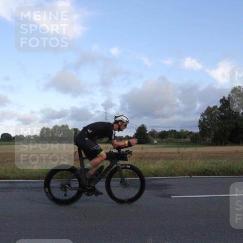 25.08.2024 - Elbe Triathlon Hamburg Fuchs,  Jonas http://msf.ph/oto/6828797 25.08.2024 08:54:44 Radfahren 34, 39 meine-sportfotos.de
