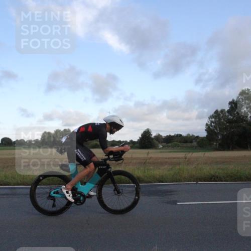 25.08.2024 - Elbe Triathlon Hamburg Fuchs,  Jonas http://msf.ph/oto/6828871 25.08.2024 08:56:25 Radfahren 122, 60 meine-sportfotos.de
