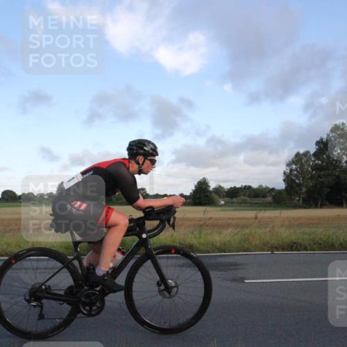 25.08.2024 - Elbe Triathlon Hamburg Fuchs,  Jonas http://msf.ph/oto/6828877 25.08.2024 08:56:39 Radfahren 64, 131, 35, 154 meine-sportfotos.de