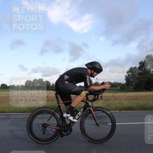 25.08.2024 - Elbe Triathlon Hamburg Fuchs,  Jonas http://msf.ph/oto/6828880 25.08.2024 08:56:41 Radfahren 64, 131, 35, 154 meine-sportfotos.de