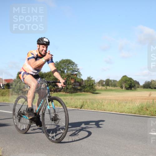 25.08.2024 - Elbe Triathlon Hamburg Fuchs,  Jonas http://msf.ph/oto/6828902 25.08.2024 09:36:06 Radfahren 241 meine-sportfotos.de