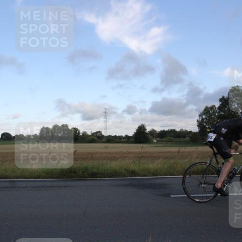 25.08.2024 - Elbe Triathlon Hamburg Fuchs,  Jonas http://msf.ph/oto/6828916 25.08.2024 08:57:15 Radfahren 165, 45, 193, 130, 74, 52 meine-sportfotos.de