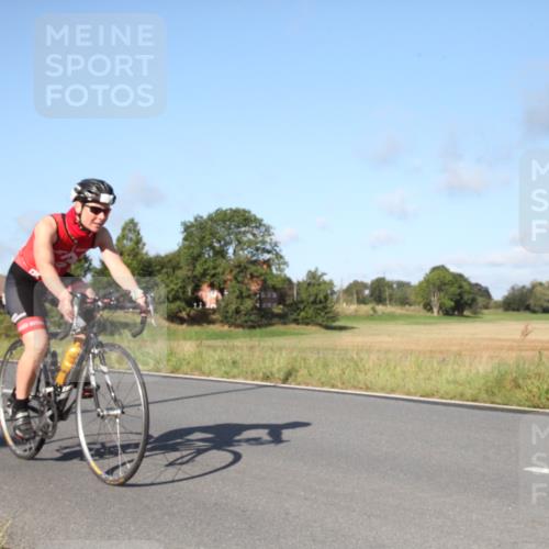 25.08.2024 - Elbe Triathlon Hamburg Fuchs,  Jonas http://msf.ph/oto/6828923 25.08.2024 09:36:31 Radfahren 258, 410, 119, 169, 308, 526, 190 meine-sportfotos.de