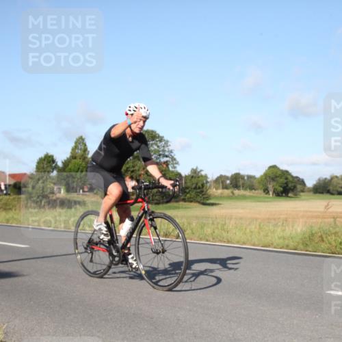 25.08.2024 - Elbe Triathlon Hamburg Fuchs,  Jonas http://msf.ph/oto/6828948 25.08.2024 09:36:51 Radfahren 281, 371, 430, 269 meine-sportfotos.de