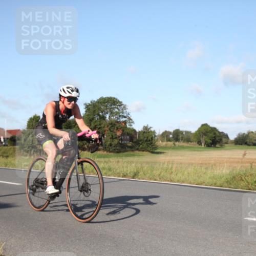 25.08.2024 - Elbe Triathlon Hamburg Fuchs,  Jonas http://msf.ph/oto/6828957 25.08.2024 09:37:04 Radfahren 246, 529, 266, 322 meine-sportfotos.de