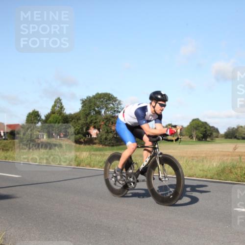 25.08.2024 - Elbe Triathlon Hamburg Fuchs,  Jonas http://msf.ph/oto/6828962 25.08.2024 09:37:07 Radfahren 529, 266, 322, 496 meine-sportfotos.de
