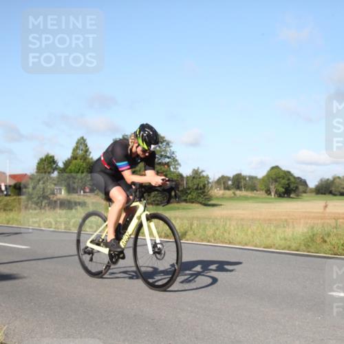 25.08.2024 - Elbe Triathlon Hamburg Fuchs,  Jonas http://msf.ph/oto/6828991 25.08.2024 09:37:45 Radfahren 279, 498, 389, 367 meine-sportfotos.de