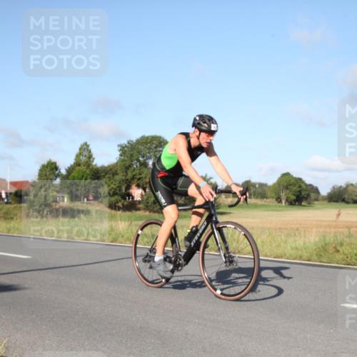 25.08.2024 - Elbe Triathlon Hamburg Fuchs,  Jonas http://msf.ph/oto/6828995 25.08.2024 09:37:46 Radfahren 279, 498, 389, 367 meine-sportfotos.de
