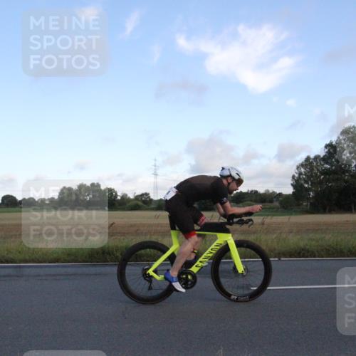 25.08.2024 - Elbe Triathlon Hamburg Fuchs,  Jonas http://msf.ph/oto/6828996 25.08.2024 08:58:42 Radfahren 54, 41, 33 meine-sportfotos.de