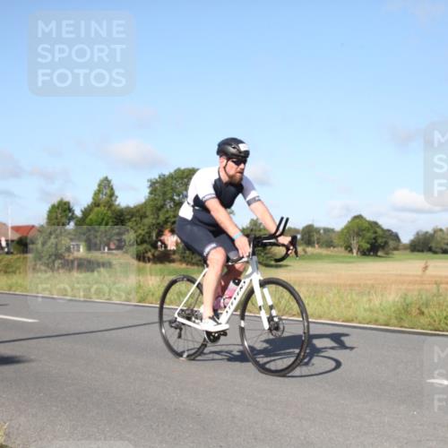 25.08.2024 - Elbe Triathlon Hamburg Fuchs,  Jonas http://msf.ph/oto/6829015 25.08.2024 09:38:08 Radfahren 62, 296, 489, 365, 369, 120 meine-sportfotos.de