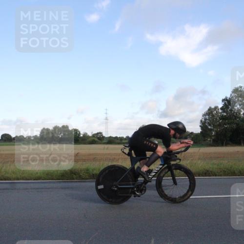 25.08.2024 - Elbe Triathlon Hamburg Fuchs,  Jonas http://msf.ph/oto/6829022 25.08.2024 08:59:26 Radfahren 47, 144, 170 meine-sportfotos.de