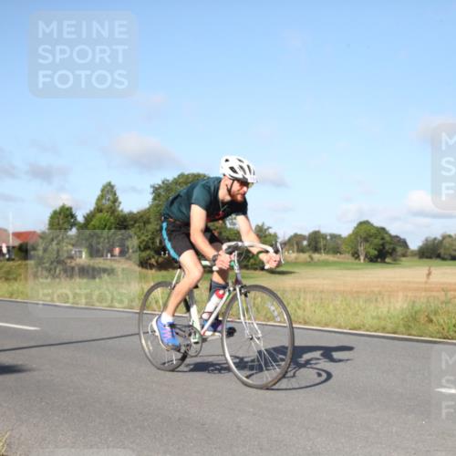 25.08.2024 - Elbe Triathlon Hamburg Fuchs,  Jonas http://msf.ph/oto/6829045 25.08.2024 09:38:29 Radfahren 309, 375, 349, 213, 239 meine-sportfotos.de