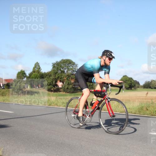 25.08.2024 - Elbe Triathlon Hamburg Fuchs,  Jonas http://msf.ph/oto/6829077 25.08.2024 09:38:46 Radfahren 404, 280, 224, 167, 465, 426 meine-sportfotos.de