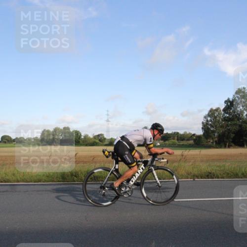 25.08.2024 - Elbe Triathlon Hamburg Fuchs,  Jonas http://msf.ph/oto/6829097 25.08.2024 09:01:35 Radfahren 173, 72, 111 meine-sportfotos.de