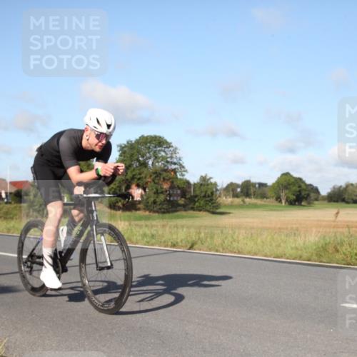 25.08.2024 - Elbe Triathlon Hamburg Fuchs,  Jonas http://msf.ph/oto/6829118 25.08.2024 09:39:12 Radfahren 142, 506, 226, 278, 300, 553 meine-sportfotos.de