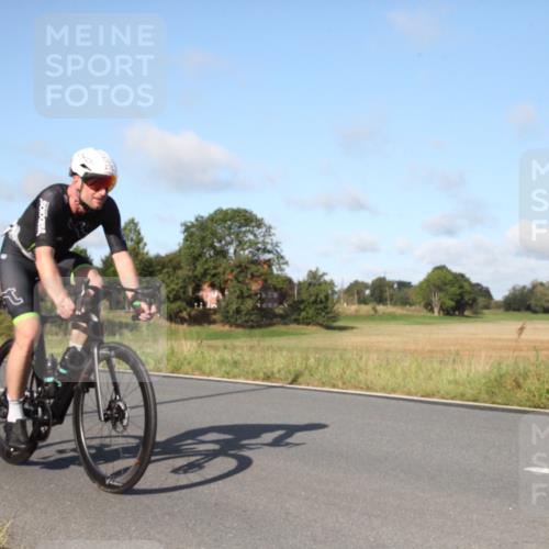 25.08.2024 - Elbe Triathlon Hamburg Fuchs,  Jonas http://msf.ph/oto/6829121 25.08.2024 09:39:13 Radfahren 142, 506, 226, 278, 300, 553, 153 meine-sportfotos.de