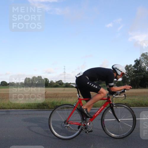 25.08.2024 - Elbe Triathlon Hamburg Fuchs,  Jonas http://msf.ph/oto/6829123 25.08.2024 09:02:04 Radfahren 330, 207 meine-sportfotos.de