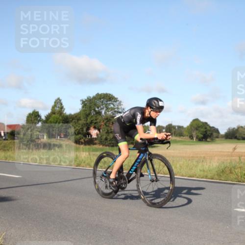 25.08.2024 - Elbe Triathlon Hamburg Fuchs,  Jonas http://msf.ph/oto/6829138 25.08.2024 09:39:21 Radfahren 300, 553, 153, 534, 248, 267, 347, 463 meine-sportfotos.de