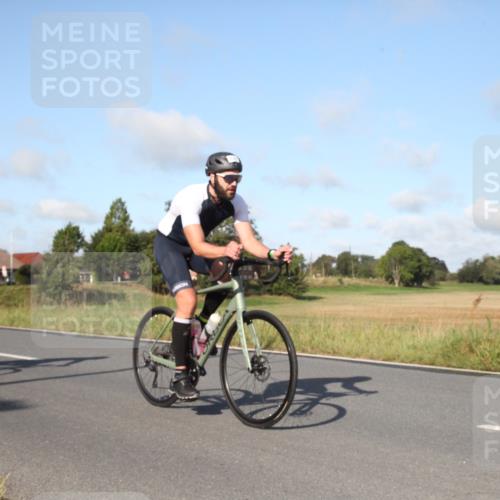 25.08.2024 - Elbe Triathlon Hamburg Fuchs,  Jonas http://msf.ph/oto/6829140 25.08.2024 09:39:23 Radfahren 553, 153, 534, 248, 267, 347, 463 meine-sportfotos.de