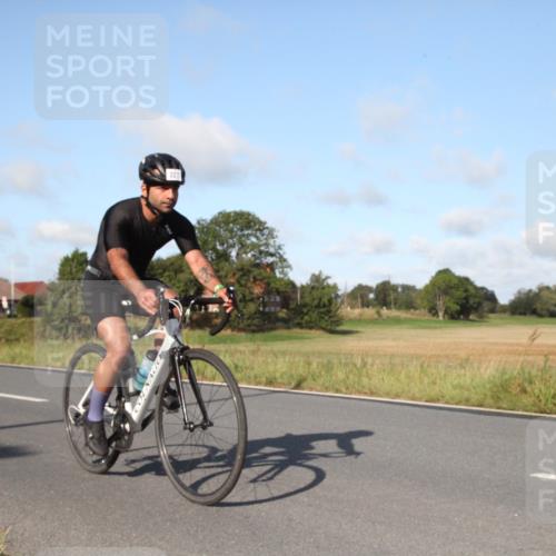 25.08.2024 - Elbe Triathlon Hamburg Fuchs,  Jonas http://msf.ph/oto/6829159 25.08.2024 09:39:33 Radfahren 463, 327, 1850, 295 meine-sportfotos.de