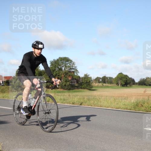 25.08.2024 - Elbe Triathlon Hamburg Fuchs,  Jonas http://msf.ph/oto/6829164 25.08.2024 09:39:35 Radfahren 327, 1850, 295 meine-sportfotos.de